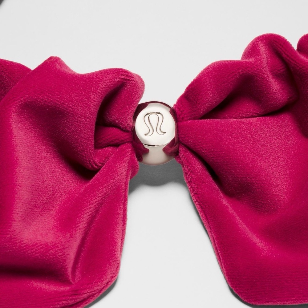 🆕 LULULEMON Uplifting Oversized Scrunchie Velvet Berry Rumble NWT - Picture 2 of 9